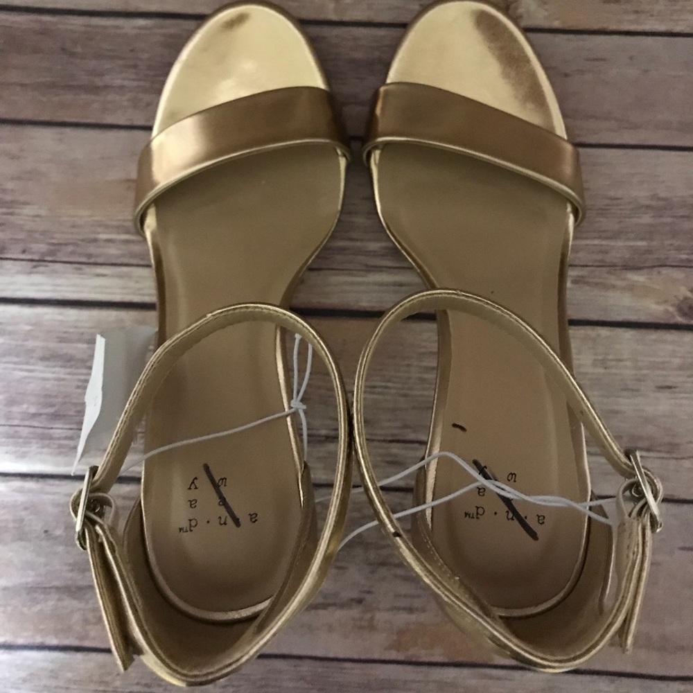 Women’s a new day Rose Gold Heels. Size 7 1/2. NWT